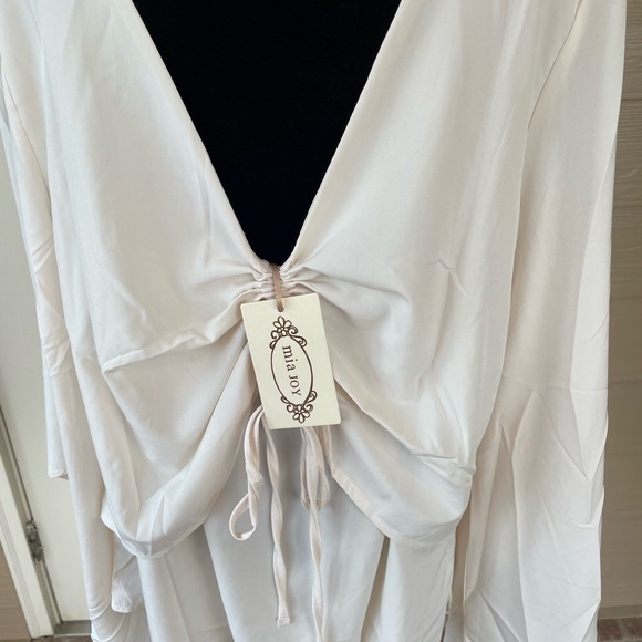 Mia Joy Cream Blouse - Picture 1 of 9